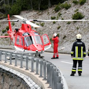 "Accident", Emergency personnel, Helicopter